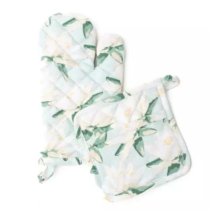 8 Oak Lane Magnolia Mint Oven Mitt Set