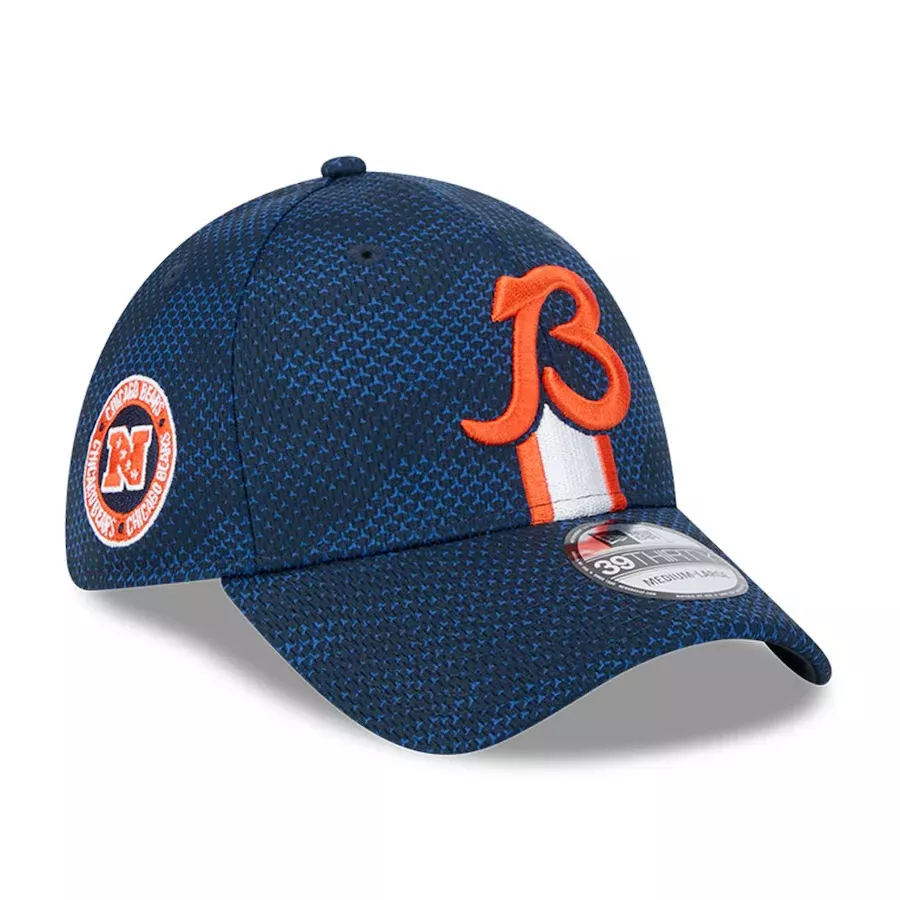 CHICAGO BEARS 2024 NFL SIDELINE 39THIRTY FLEX FIT HAT – NAVY