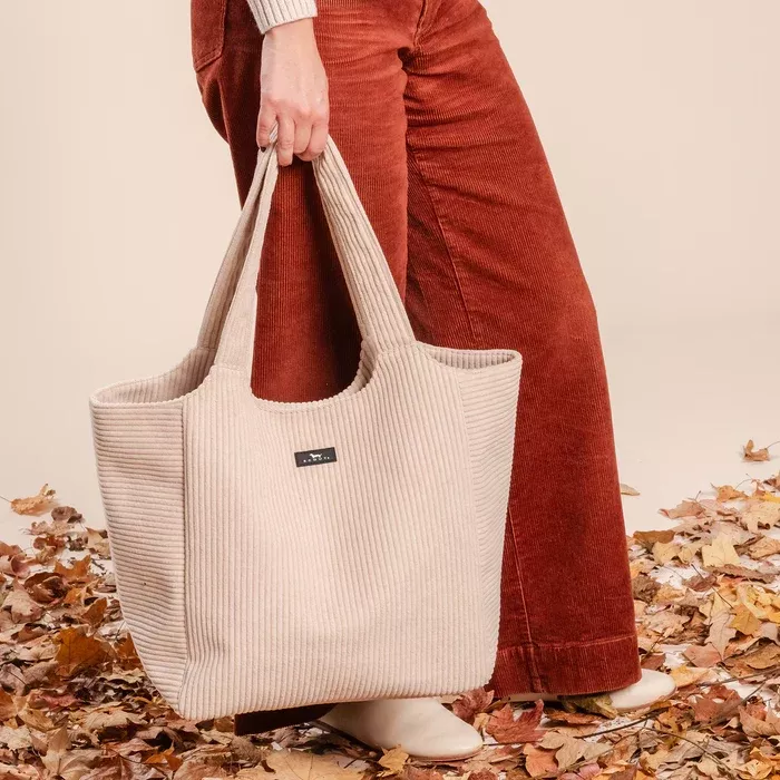 DAY OUT TOTE PUTTY CORDUROY