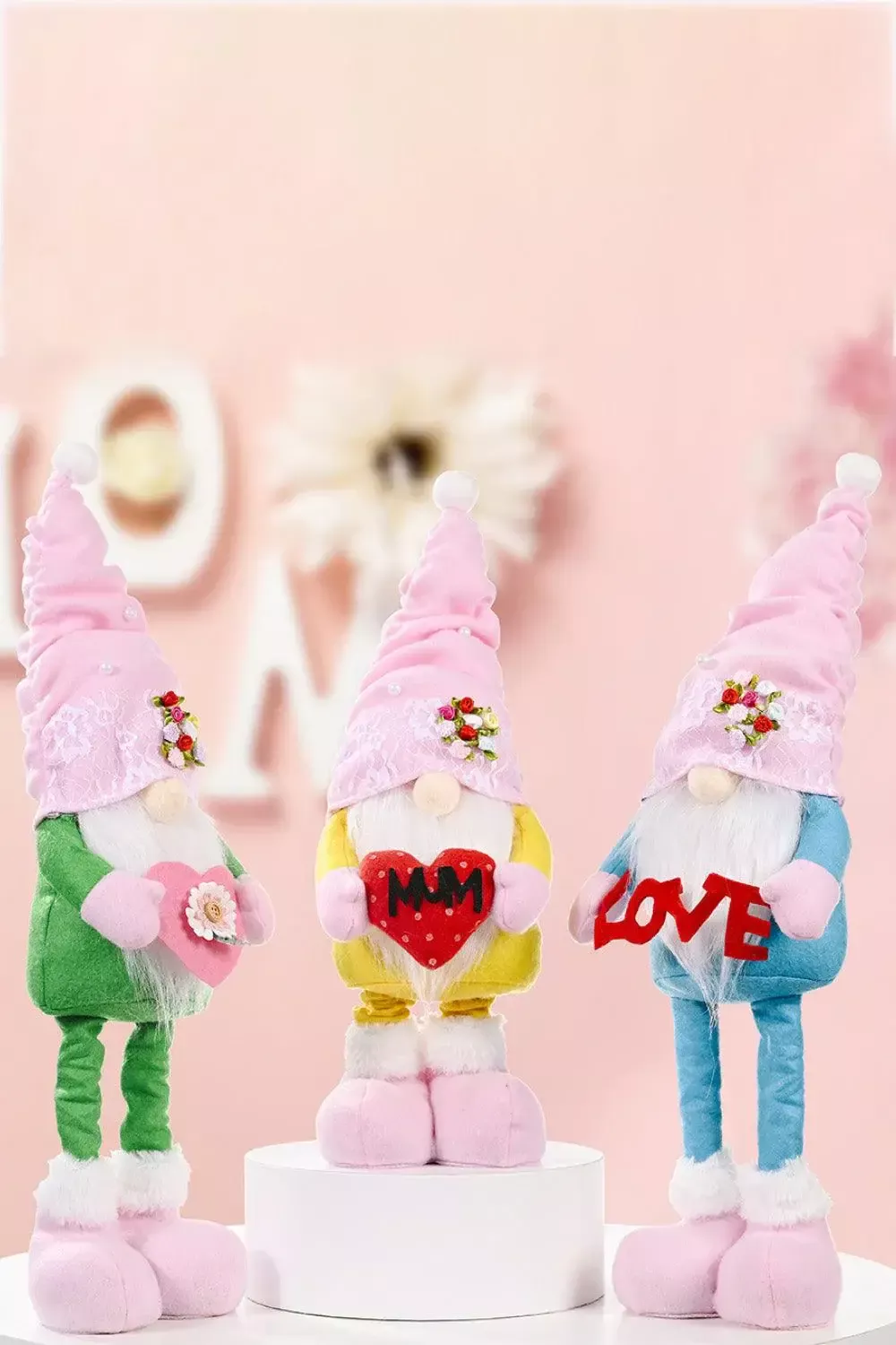 Mother’s Day Pearl Decor Faceless Gnome