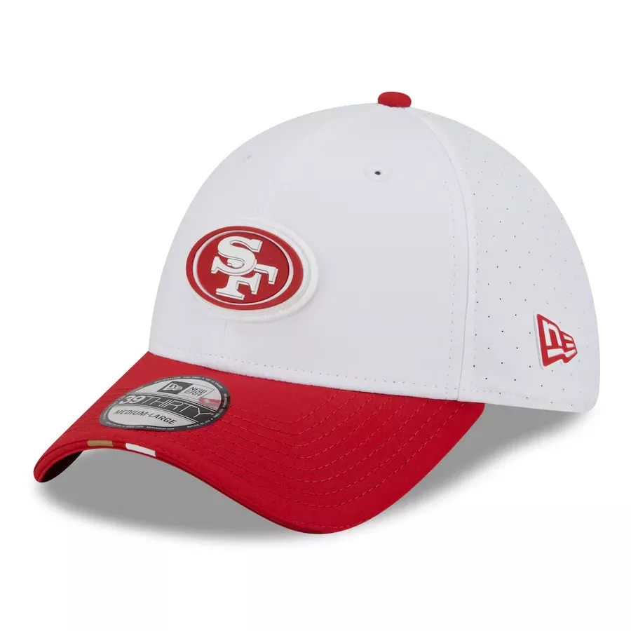 SAN FRANCISCO 49ERS 2025 NFL TRAINING CAMP 39THIRTY FLEX FIT HAT – WHITE